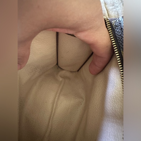 Louis Vuitton Vintage Toiletry Pouch - Picture 9 of 9